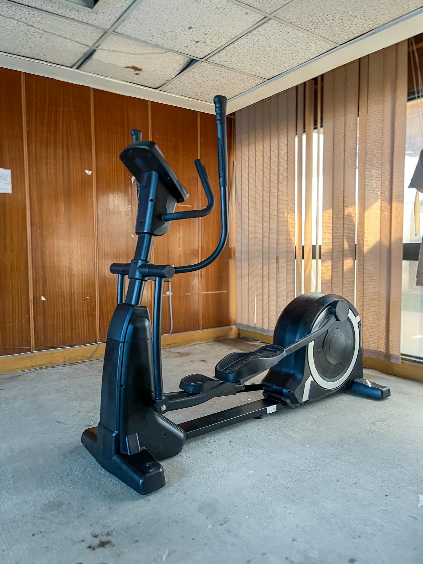 Commercial Elliptical Cross Trainer
